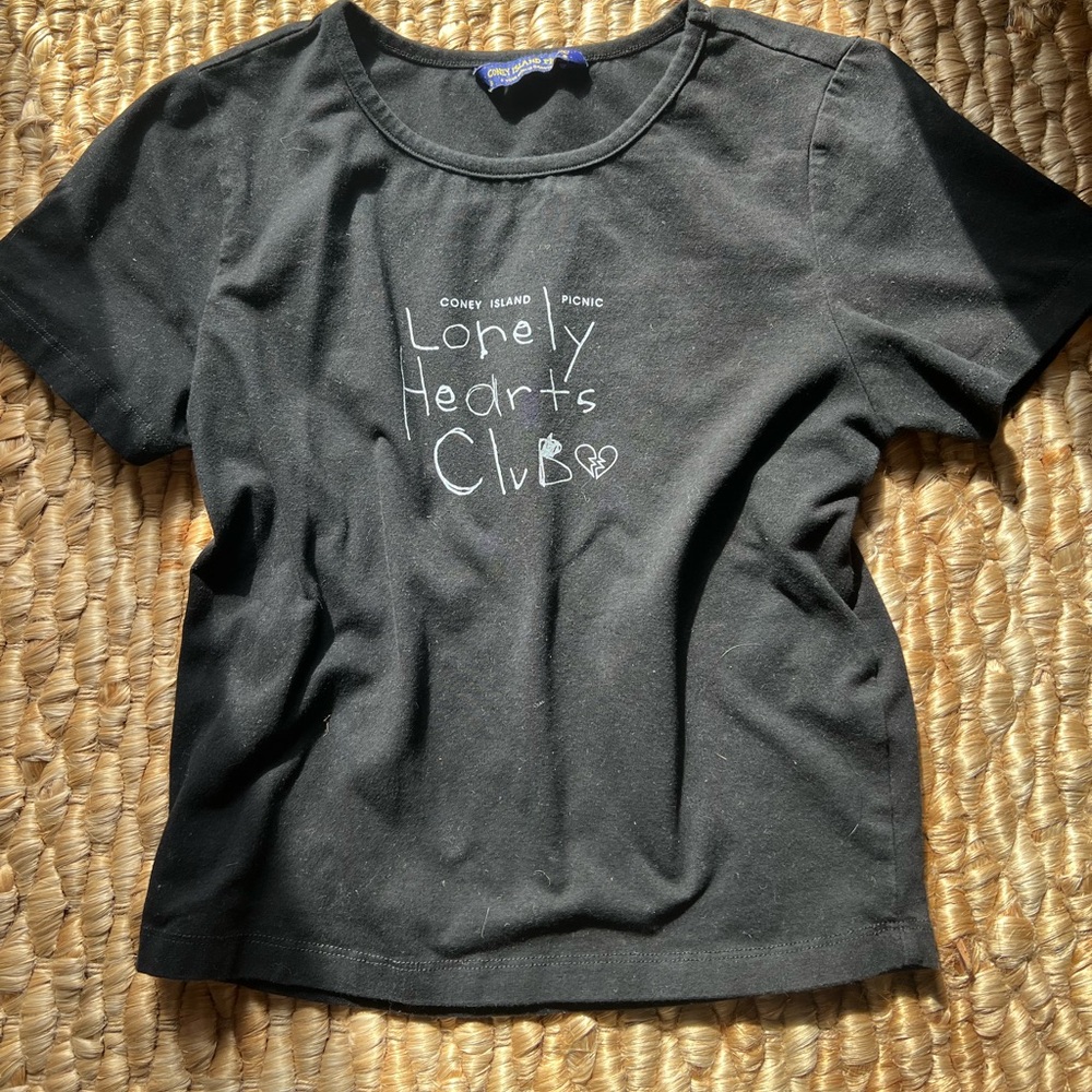 Lonely hearts club black baby tee 🖤